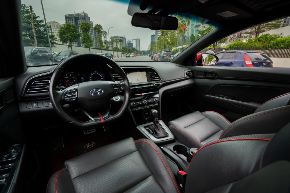 Hundai-elantra-sport-2019-16